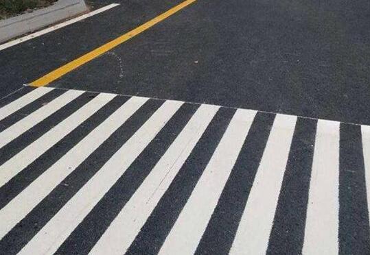 道路劃線，道路標線是怎么畫出來的？