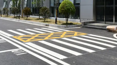 優質企業廠區道路劃線，高效安全的必備選擇！