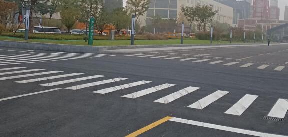 昆山廠區道路劃線施工隊?找飛揚市政 昆山廠區道路劃線施工隊?找飛揚市政